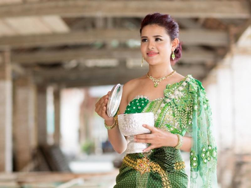 Trang Phục Khmer Lộng Lẫy