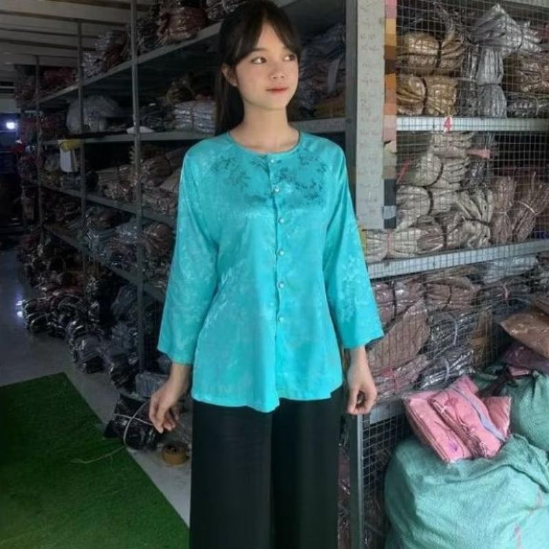 Áo bà ba hiện đại kết hợp truyền thống